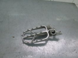 PREDNJI DESNI NOGOSTOP