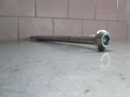 OSOVINA ZADNJEG TOCKA